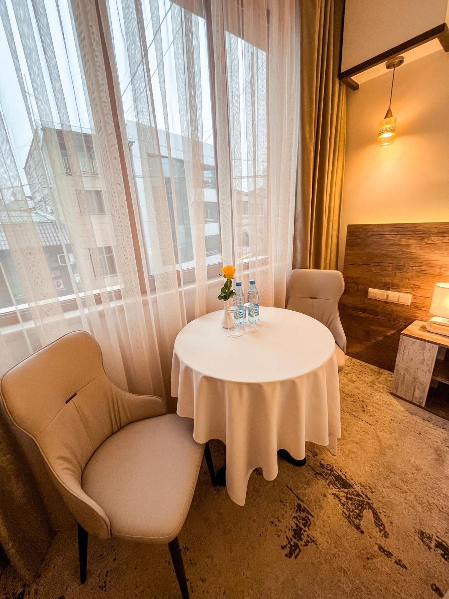 Evn Boutique Hotel Ереван Экстерьер фото